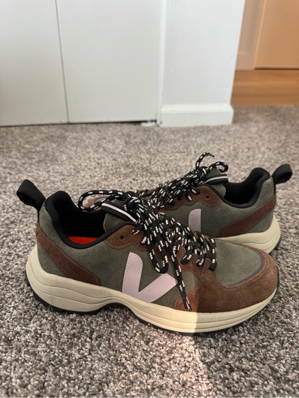 Veja V‑10 Chunky Sneaker in Olive Green, Brown & Pink